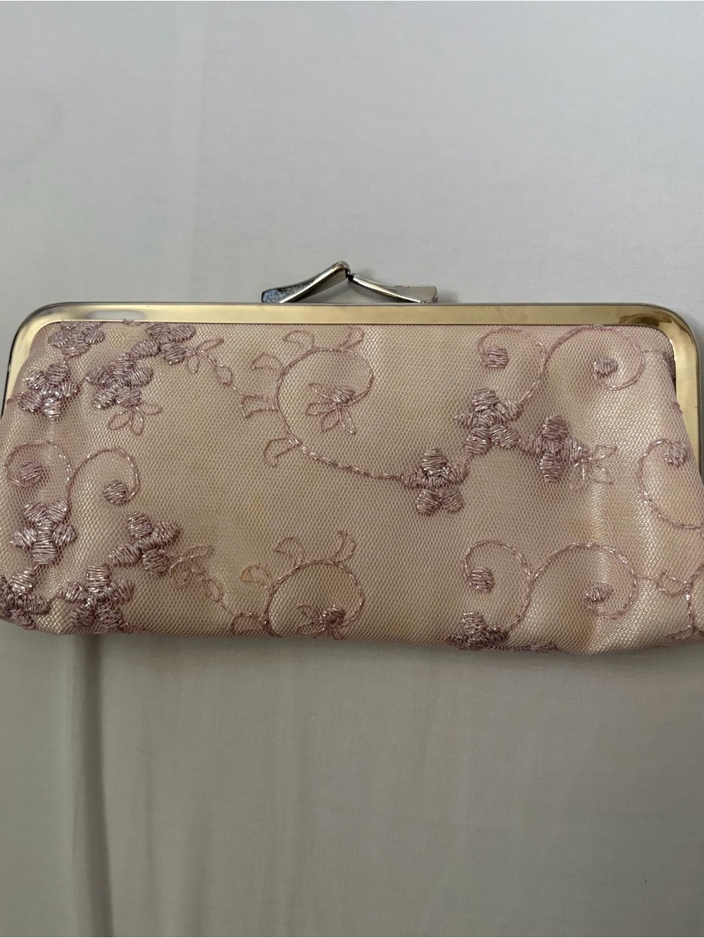 Pale Pink Floral Embroidered Kiss-Lock Clutch